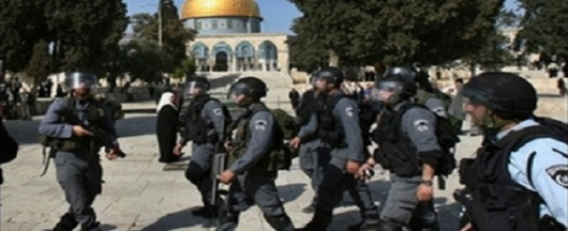 عشرات المستوطنين يقتحمون المسجد الأقصى بحراسة إسرائيلية