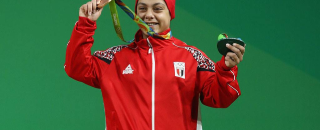 بالفيديو والصور.. سارة سمير تحقق أول ميدالية لمصر في رفع الاثقال بأولميباد 2016