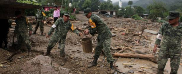 ارتفاع عدد ضحايا الانهيارات الأرضية في المكسيك إلى 38 شخصا