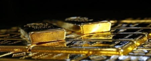 الذهب يتراجع وسط تكهنات برفع الفائدة الأمريكية