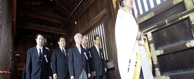 الصين تعترض بشدة على زيارة مسئولين يابانيين لضريح ياسوكوني المثير للجدل