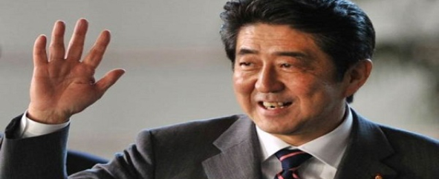 رئيس الوزراء الياباني يجري تعديلا وزاريا ويختار أينادا المتشددة وزيرة للدفاع