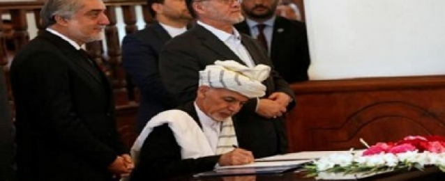 الرئيس الأفغاني يبرم اتفاق سلام مع أحد أبرز أمراء الحرب في البلاد