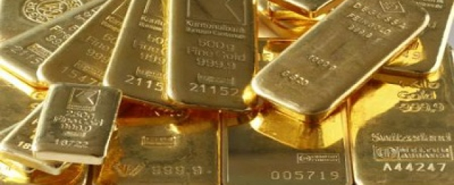 اسعار الذهب تتحرك قرب أقل مستوى في 10 أشهر