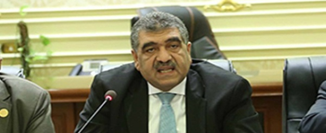 وزير قطاع الأعمال يفتتح معرض الصادرات المصرية