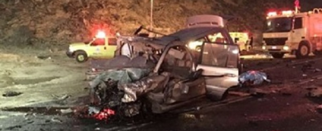 مقتل طفل وإصابة 60 شخصا في تصادم 130 سيارة في إيران