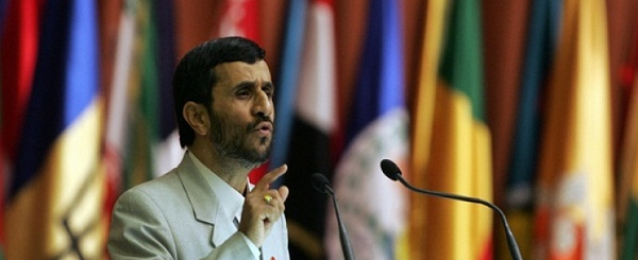 أحمدى نجاد يتحدى المرشد ويعلن ترشحه لرئاسة إيران