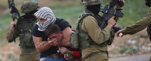الجيش الإسرائيلي يعتقل 31 فلسطينيا خلال حملة دهم واعتقالات