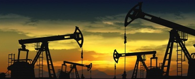 أسعار النفط تتراجع بسبب مخاوف من زيادة الإمدادات