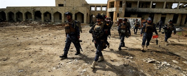 الشرطة العراقية تتوغل 150 مترا بالموصل