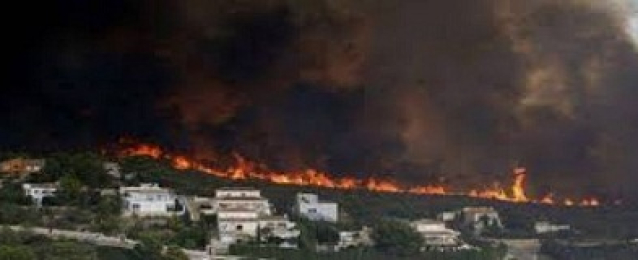 إجلاء 1800 شخص بسبب حرائق الغابات بجنوب أسبانيا