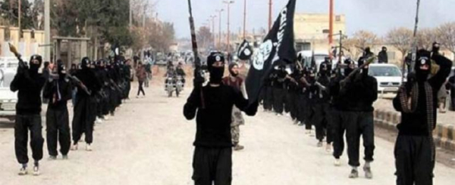 مصدر أمني عراقي: داعشي يفجر نفسه وسط عدد من قادته في الأنبار