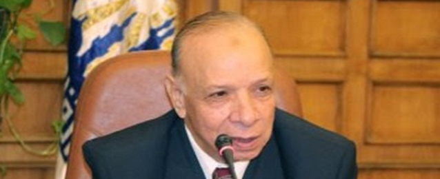 محافظ القاهرة يصلى الجمعة نيابة عن الرئيس