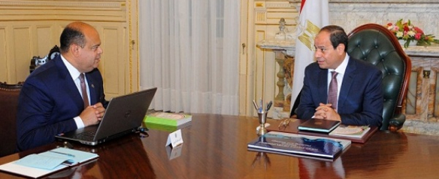 الرئيس السيسى يبحث مع محافظ مطروح المشروعات التنموية بالمحافظة