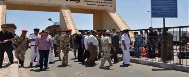 عودة 283 مصريا ووصول 85 شاحنة من ليبيا عبر منفذ السلوم