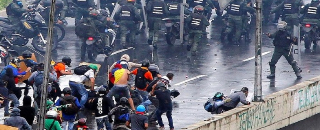 مصرع متظاهرين اثنين مع تواصل الاحتجاجات فى فنزويلا