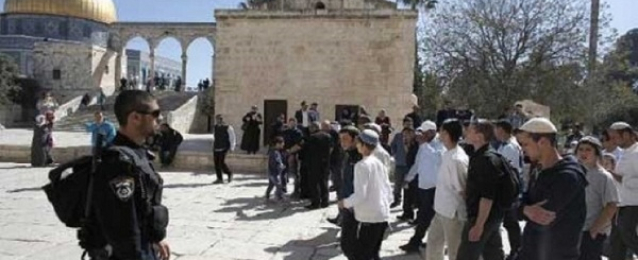 شرطة الاحتلال الإسرائيلى تقتحم مصلى باب الرحمة فى الأقصى