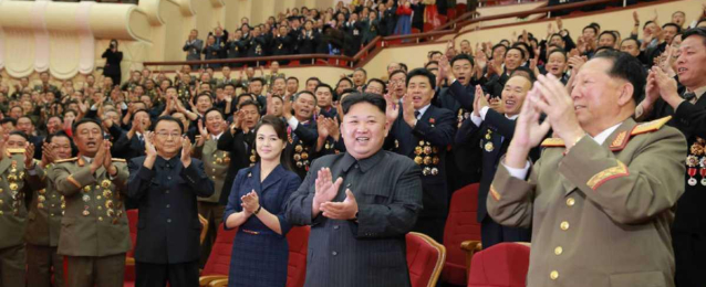 زعيم كوريا الشمالية يحتفي بالعلماء النوويين