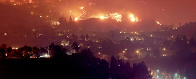 31 قتيلًا ومئات المفقودين جراء حرائق الغابات في كاليفورنيا