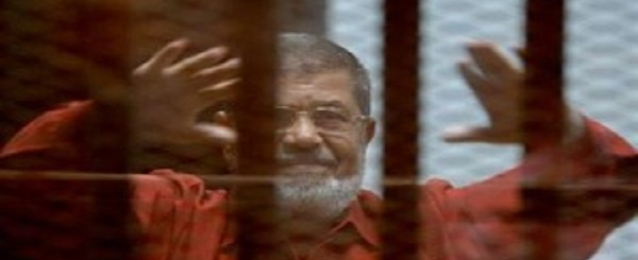 تأجيل إعادة محاكمة “مرسي” وقيادات الإخوان في قضية اقتحام السجون