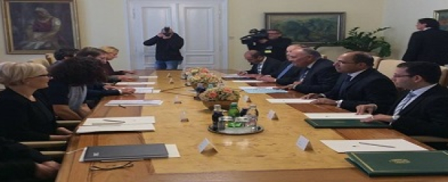 وزير الخارجية يعقد جلسة مباحثات مع نظيره السلوفيني