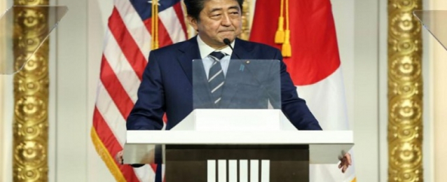 رئيس الوزراء الياباني يحث على مواجهة الاستفزازات الكورية الشمالية