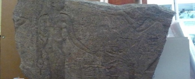 العناني يشهد العرض الاول لثلاث قطع بالمتحف المصري
