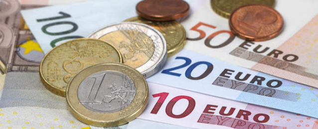 اليورو يتراجع بعد تسجيل أعلى مستوى في 3 سنوات