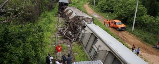 مصرع 2 وإصابة 100 لخروج قطار عن مساره بإيطاليا
