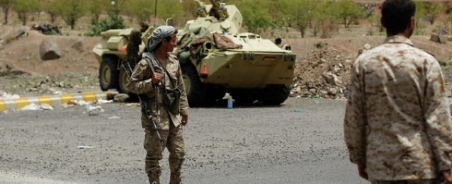 الجيش اليمني يعثر على مخازن بداخلها مساعدات أممية بالحديدة