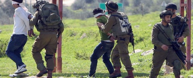 قوات الاحتلال الإسرائيلي تعتقل 7 فلسطينيين في القدس والضفة الغربية