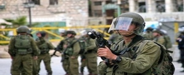 جيش الاحتلال ينصب كاميرات مراقبة على حاجز شرق نابلس