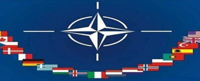 الناتو يعلن تقليص عدد الدبلوماسيين الروس
