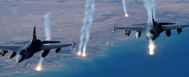 التحالف العربي يشن غارات علي مطار صنعاء وقاعدة “الديلمي”