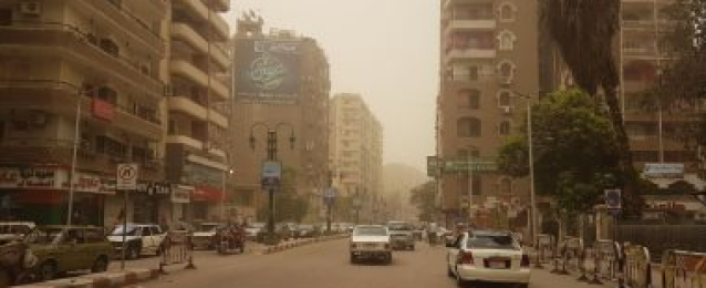 عاصفة ترابية تضرب محافظة أسيوط