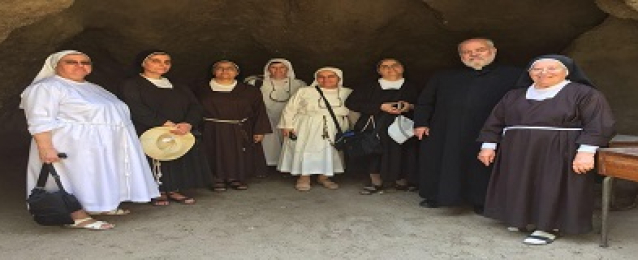فرنسيسكانيات الاراضي المقدسة والعراق يزورون مغارة العائلة المقدسة بالمطرية القاهرة ١٨ يونيو ٢٠١٨