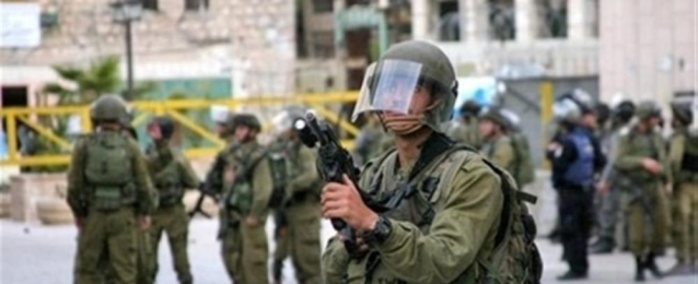 إصابة 8 فلسطينين في مواجهات مع الإحتلال بمخيم الأمعري