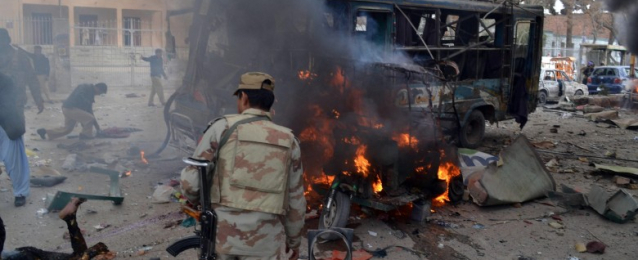 28 قتيلاً في هجوم إنتحاري قرب مركز إقتراع بباكستان