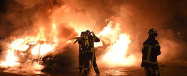 إحراق مئات السيارات في ليلة تتويج فرنسا