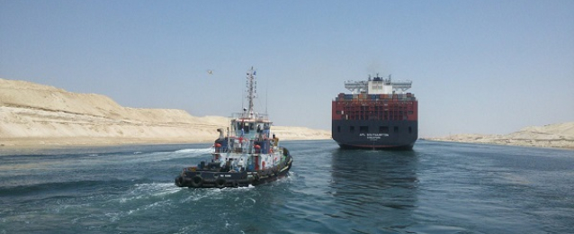 عبور 58 سفينة قناة السويس بحمولة 4.1 مليون طن