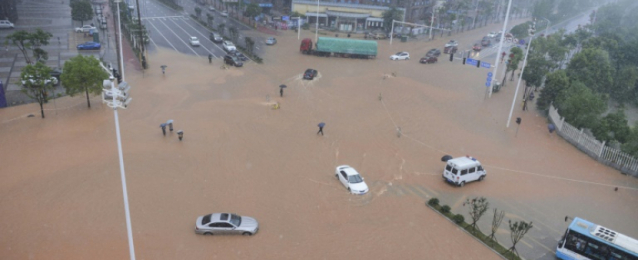 مقتل 20 شخصا وفقدان 8 آخرين بسبب الفيضانات شمال غربي الصين