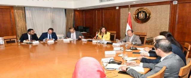 وزيرا التجارة والتخطيط يبحثا تحسين وزيادة معدلات التصدير في إطار رؤية مصر 2030
