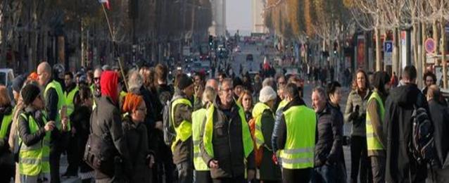 شرطة باريس تعتقل 24 شخصا خلال مظاهرات “السترات الصفراء”