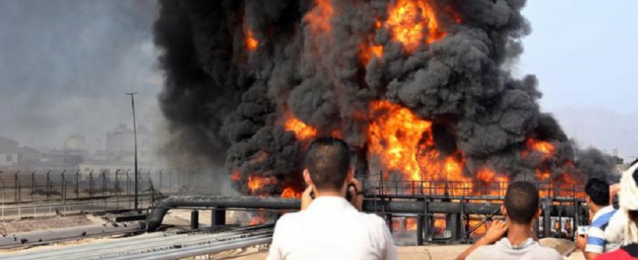اليمن: السيطرة على حريق اندلع في خزان للنفط في عدن