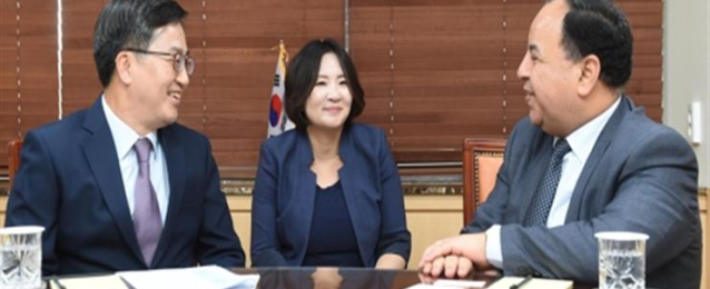 معيط يبحث مع السفير الكوري سبل زيادة الاستثمارات في مصر