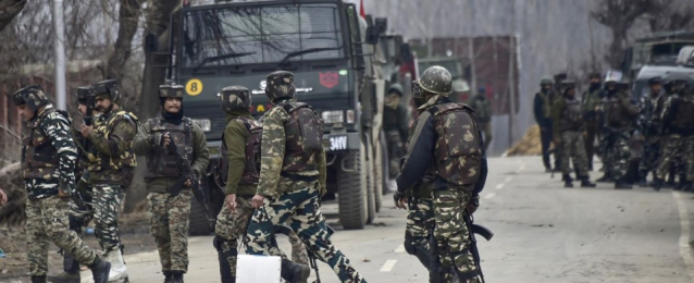 مقتل 5 مسلحين في اشتباكات متفرقة مع القوات الهندية في كشمير