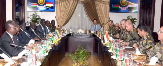 وزير الدفاع يلتقي مستشار رئيس جنوب السودان للشئون الأمنية