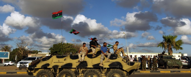 الجيش الليبي يفرض حظرا جويا على طرابلس