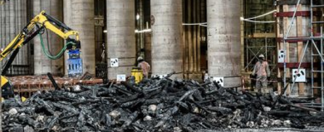 وزير الثقافة الفرنسي يتفقد كاتدرائية “نوتردام” للوقوف على حجم الأضرار