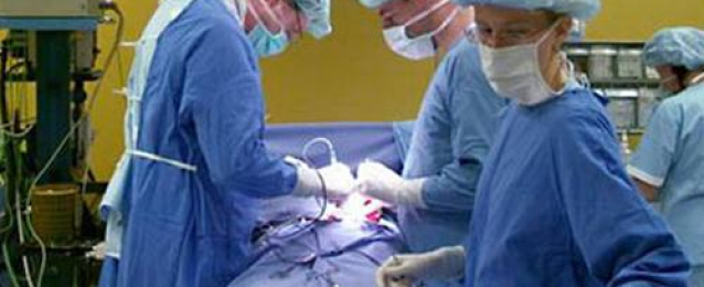 قلب مفتوح وولادة في الوقت نفسه.. فريق طبي ينقذ سيدة وجنينها بمستشفى جامعة الإسكندرية